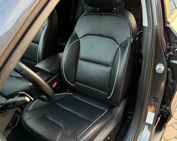 Сірий Кіа Niro, об'ємом двигуна 0 л та пробігом 118 тис. км за 20499 $, фото 40 на Automoto.ua