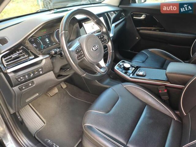 Киа Niro 2020 в Ровно на Automoto.ua Серый Киа Niro, объемом двигателя 0 л и пробегом 125 тыс. км за 19850 $, фото 59 на Automoto.ua