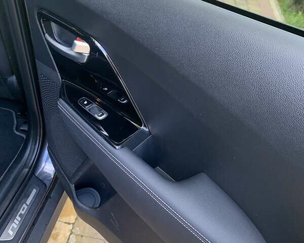 Сірий Кіа Niro, об'ємом двигуна 0 л та пробігом 73 тис. км за 18900 $, фото 21 на Automoto.ua