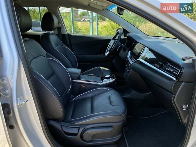 Серый Киа Niro, объемом двигателя 0 л и пробегом 58 тыс. км за 23200 $, фото 70 на Automoto.ua
