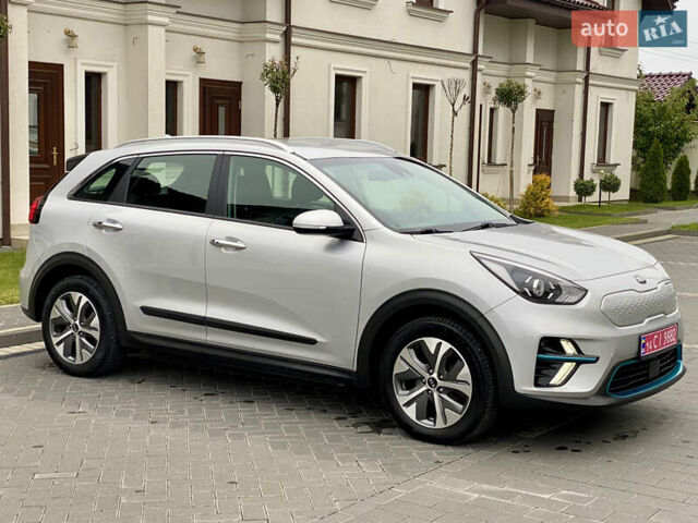 Сірий Кіа Niro, об'ємом двигуна 0 л та пробігом 63 тис. км за 20899 $, фото 11 на Automoto.ua