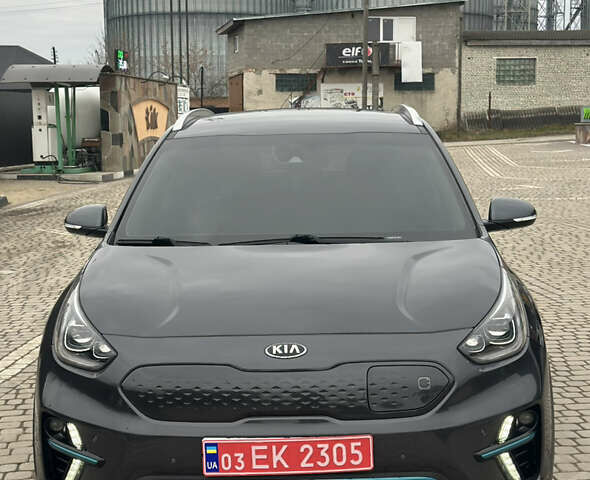 Серый Киа Niro, объемом двигателя 0 л и пробегом 102 тыс. км за 18500 $, фото 4 на Automoto.ua