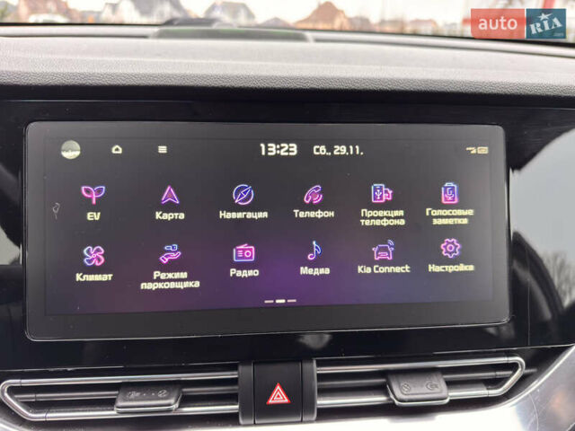 Серый Киа Niro, объемом двигателя 0 л и пробегом 77 тыс. км за 19500 $, фото 34 на Automoto.ua