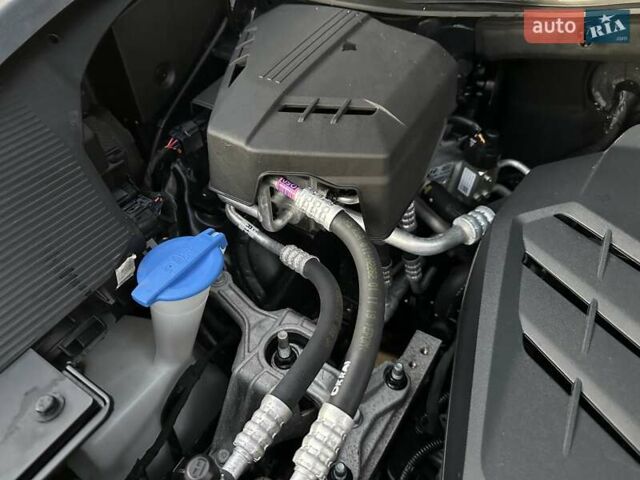 Серый Киа Niro, объемом двигателя 0 л и пробегом 74 тыс. км за 18200 $, фото 59 на Automoto.ua