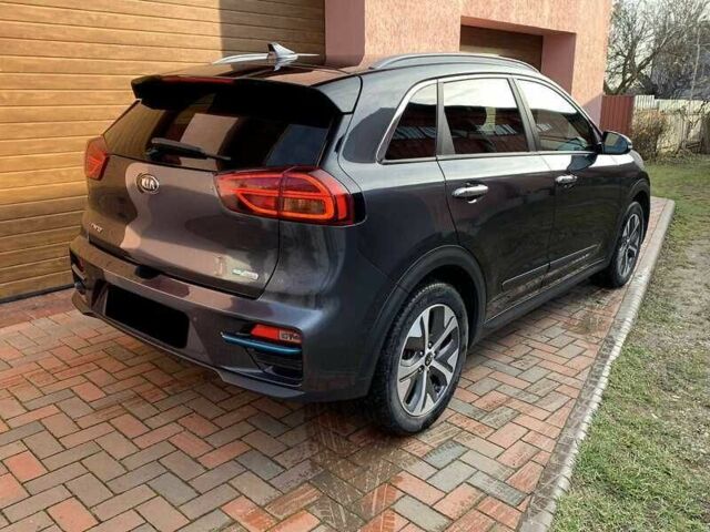 Серый Киа Niro, объемом двигателя 0 л и пробегом 118 тыс. км за 15900 $, фото 9 на Automoto.ua