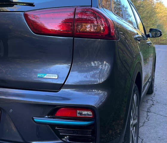 Сірий Кіа Niro, об'ємом двигуна 0 л та пробігом 114 тис. км за 19400 $, фото 11 на Automoto.ua