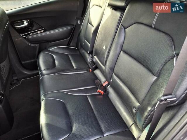 Сірий Кіа Niro, об'ємом двигуна 0 л та пробігом 126 тис. км за 20900 $, фото 25 на Automoto.ua