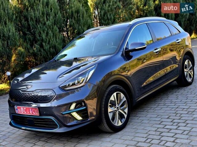 Серый Киа Niro, объемом двигателя 0 л и пробегом 70 тыс. км за 18800 $, фото 3 на Automoto.ua