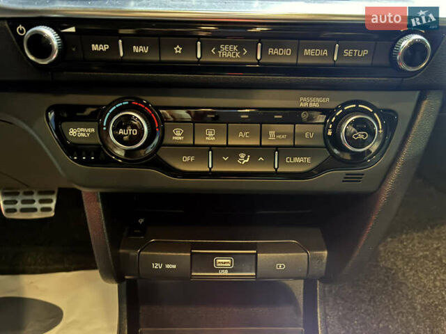 Серый Киа Niro, объемом двигателя 0 л и пробегом 116 тыс. км за 17999 $, фото 33 на Automoto.ua