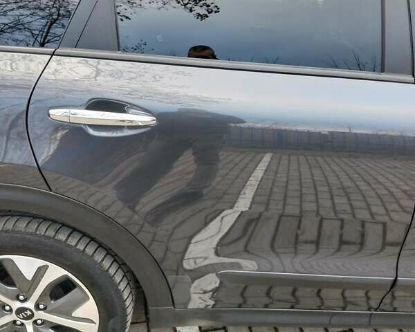 Серый Киа Niro, объемом двигателя 0 л и пробегом 85 тыс. км за 18750 $, фото 12 на Automoto.ua