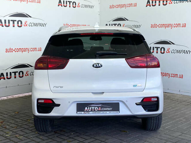 Сірий Кіа Niro, об'ємом двигуна 0 л та пробігом 158 тис. км за 19950 $, фото 3 на Automoto.ua