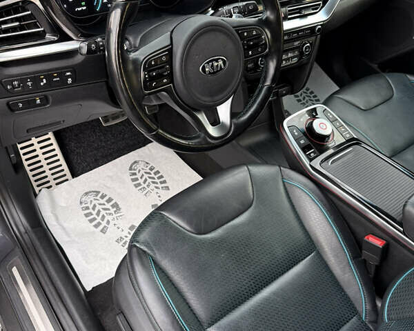 Киа Niro 2020 в Дрогобыче на Automoto.ua Серый Киа Niro, объемом двигателя 0 л и пробегом 140 тыс. км за 19299 $, фото 23 на Automoto.ua