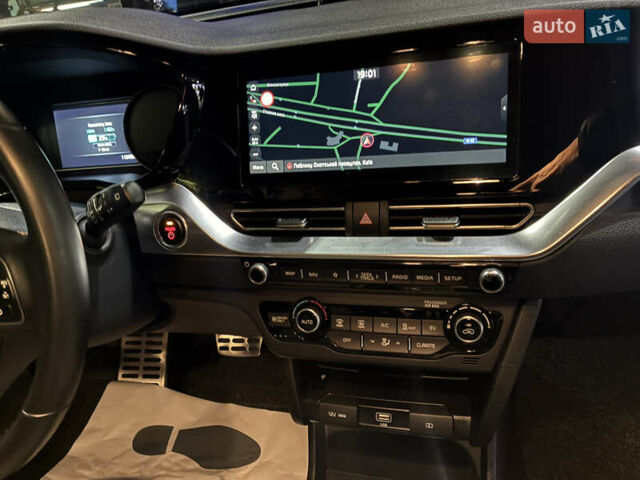 Серый Киа Niro, объемом двигателя 0 л и пробегом 116 тыс. км за 17999 $, фото 22 на Automoto.ua
