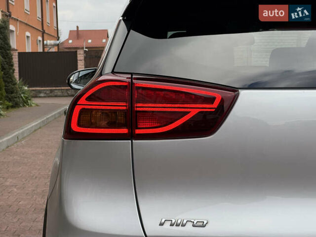 Серый Киа Niro, объемом двигателя 0 л и пробегом 118 тыс. км за 19350 $, фото 59 на Automoto.ua
