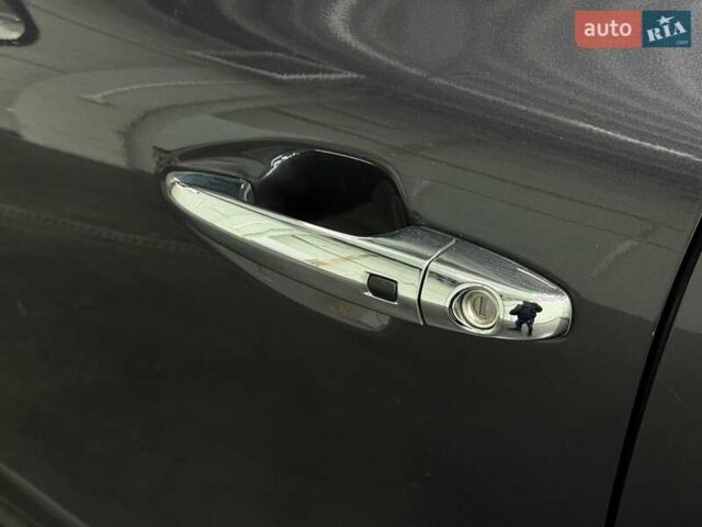 Сірий Кіа Niro, об'ємом двигуна 0 л та пробігом 114 тис. км за 18329 $, фото 7 на Automoto.ua