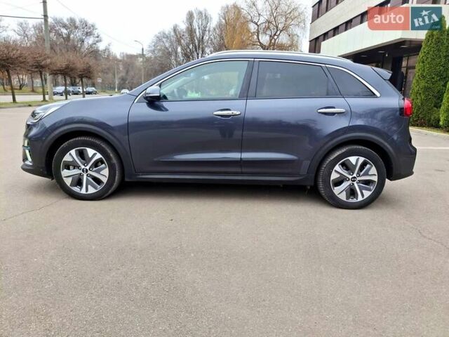 Серый Киа Niro, объемом двигателя 0 л и пробегом 115 тыс. км за 20300 $, фото 13 на Automoto.ua