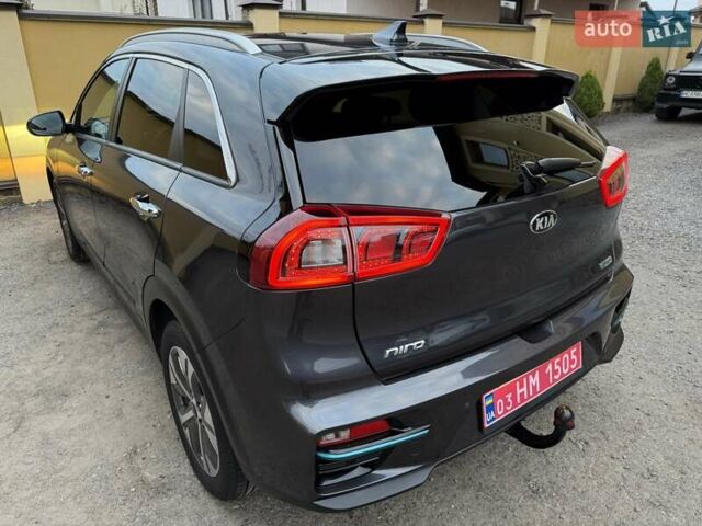 Киа Niro 2020 в Львове на Automoto.ua Серый Киа Niro, объемом двигателя 0 л и пробегом 136 тыс. км за 17950 $, фото 2 на Automoto.ua