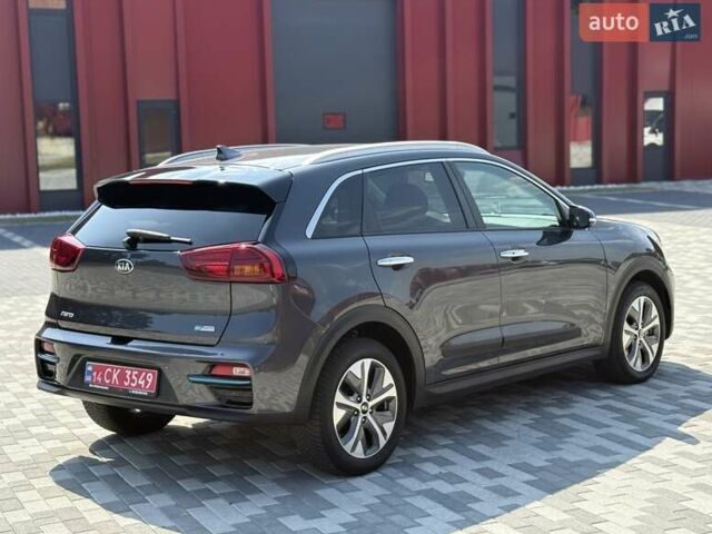 Сірий Кіа Niro, об'ємом двигуна 0 л та пробігом 82 тис. км за 20500 $, фото 6 на Automoto.ua