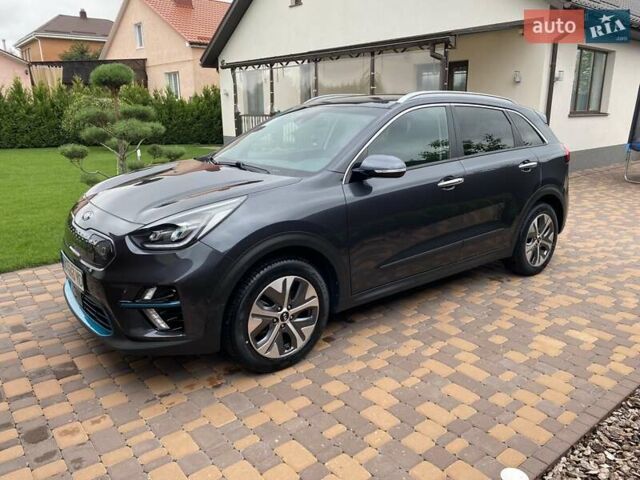 Серый Киа Niro, объемом двигателя 0 л и пробегом 117 тыс. км за 20470 $, фото 5 на Automoto.ua