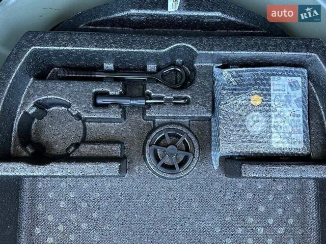 Киа Niro 2020 в Львове на Automoto.ua Серый Киа Niro, объемом двигателя 0 л и пробегом 97 тыс. км за 22200 $, фото 64 на Automoto.ua