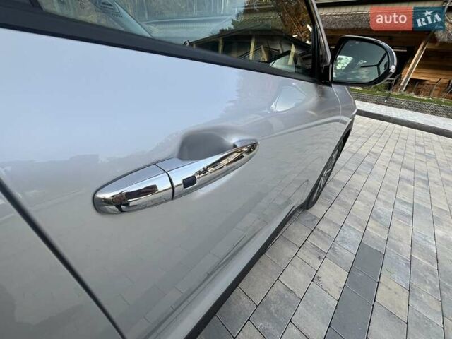 Серый Киа Niro, объемом двигателя 0 л и пробегом 72 тыс. км за 19750 $, фото 58 на Automoto.ua