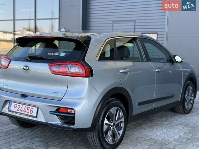 Кіа Niro 2020 у Чернівцях на Automoto.ua Сірий Кіа Niro, об'ємом двигуна 0 л та пробігом 12 тис. км за 19100 $, фото 3 на Automoto.ua