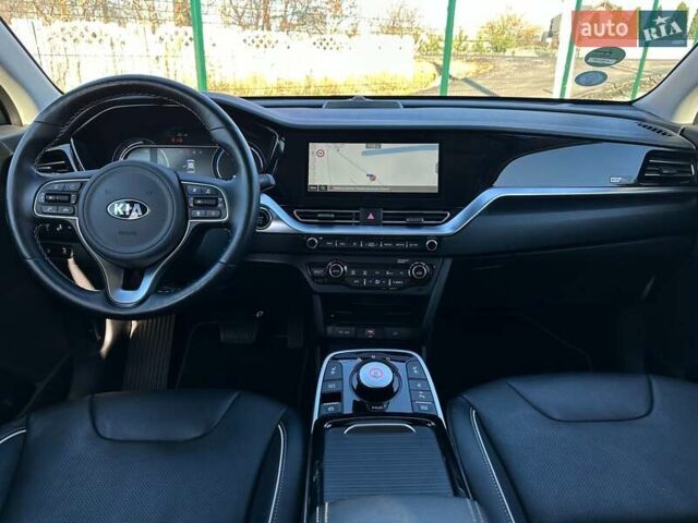 Сірий Кіа Niro, об'ємом двигуна 0 л та пробігом 58 тис. км за 23400 $, фото 79 на Automoto.ua
