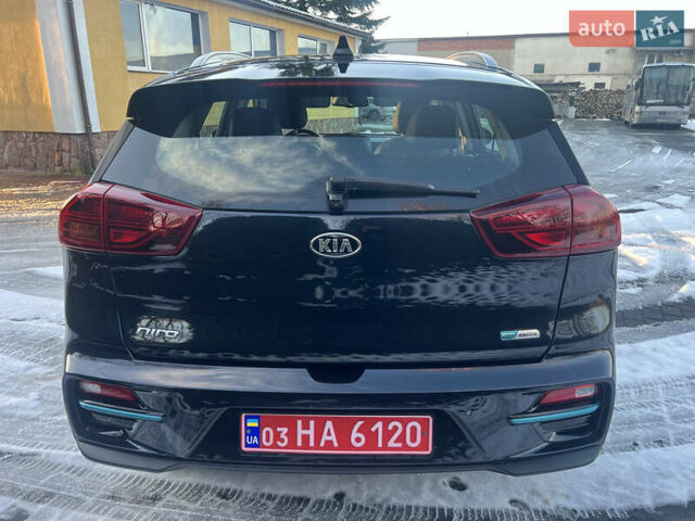 Серый Киа Niro, объемом двигателя 0 л и пробегом 96 тыс. км за 19500 $, фото 5 на Automoto.ua