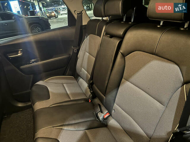 Серый Киа Niro, объемом двигателя 0 л и пробегом 116 тыс. км за 17999 $, фото 25 на Automoto.ua