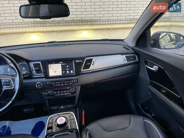 Серый Киа Niro, объемом двигателя 0 л и пробегом 125 тыс. км за 19250 $, фото 40 на Automoto.ua