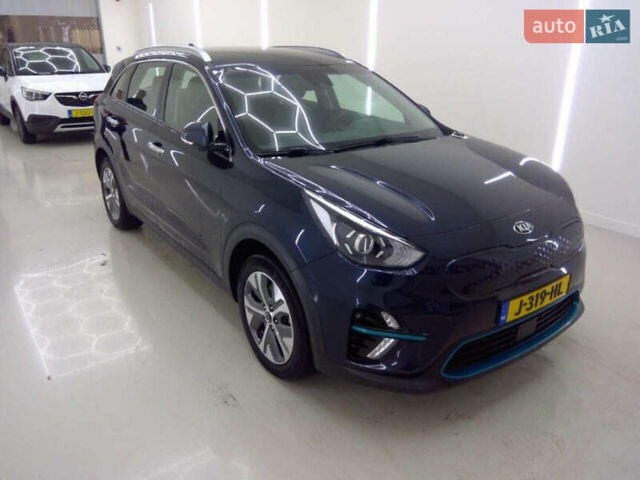 Серый Киа Niro, объемом двигателя 0 л и пробегом 108 тыс. км за 19900 $, фото 1 на Automoto.ua