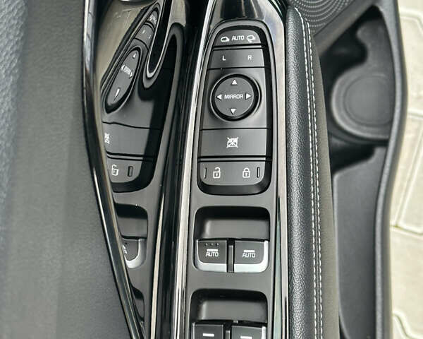 Серый Киа Niro, объемом двигателя 0 л и пробегом 128 тыс. км за 19400 $, фото 38 на Automoto.ua