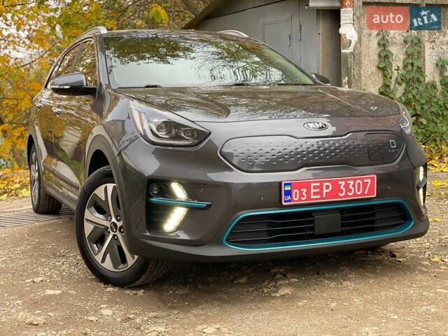 Киа Niro 2020 в Тернополе на Automoto.ua Серый Киа Niro, объемом двигателя 0 л и пробегом 149 тыс. км за 18800 $, фото 2 на Automoto.ua