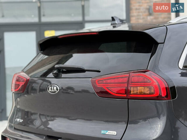 Серый Киа Niro, объемом двигателя 0 л и пробегом 139 тыс. км за 18900 $, фото 29 на Automoto.ua