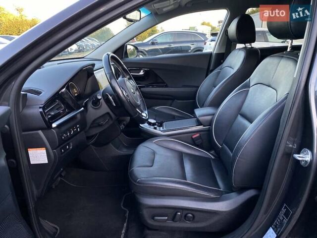 Киа Niro 2020 в Львове на Automoto.ua Серый Киа Niro, объемом двигателя 0 л и пробегом 107 тыс. км за 20950 $, фото 36 на Automoto.ua