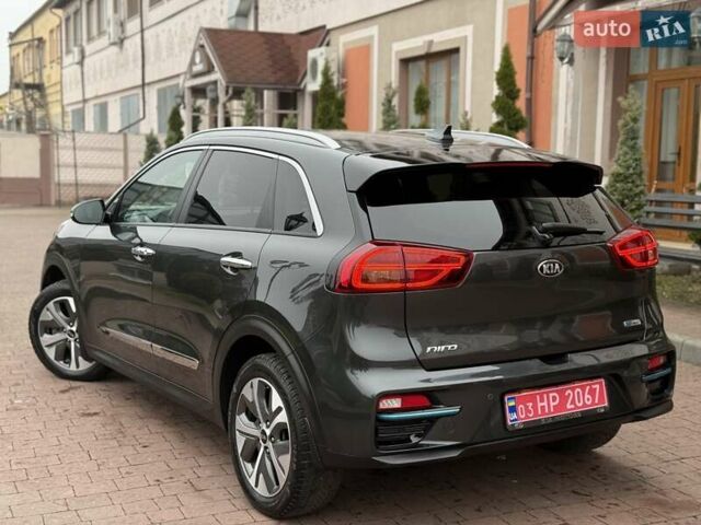Серый Киа Niro, объемом двигателя 0 л и пробегом 125 тыс. км за 18950 $, фото 22 на Automoto.ua