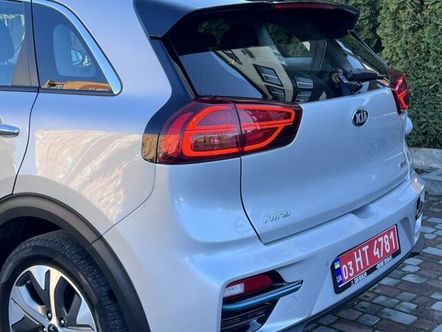 Сірий Кіа Niro, об'ємом двигуна 0 л та пробігом 89 тис. км за 437 $, фото 23 на Automoto.ua