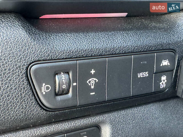 Серый Киа Niro, объемом двигателя 0 л и пробегом 139 тыс. км за 17699 $, фото 25 на Automoto.ua