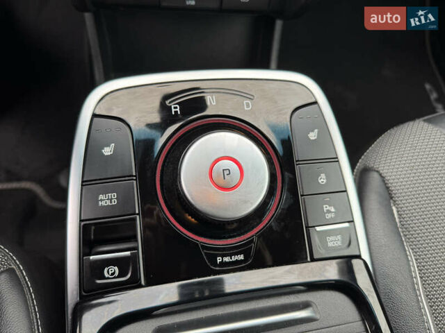 Серый Киа Niro, объемом двигателя 0 л и пробегом 158 тыс. км за 17750 $, фото 73 на Automoto.ua