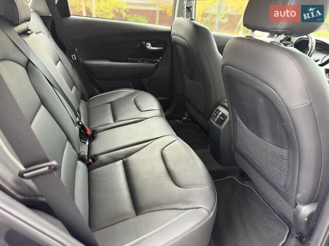Кіа Niro 2020 у Вінниці на Automoto.ua Сірий Кіа Niro, об'ємом двигуна 0 л та пробігом 157 тис. км за 19500 $, фото 25 на Automoto.ua