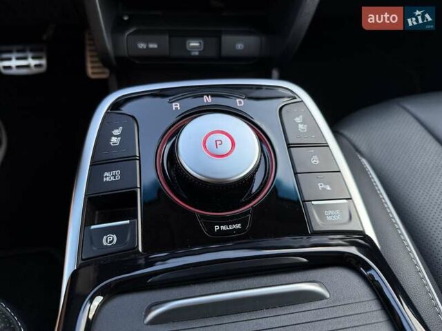 Серый Киа Niro, объемом двигателя 0 л и пробегом 57 тыс. км за 23299 $, фото 29 на Automoto.ua