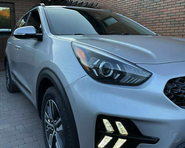Серый Киа Niro, объемом двигателя 1.58 л и пробегом 67 тыс. км за 22600 $, фото 12 на Automoto.ua