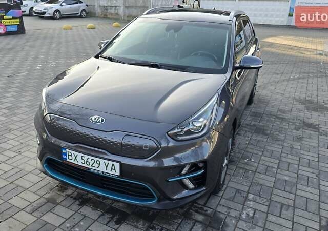 Серый Киа Niro, объемом двигателя 0 л и пробегом 83 тыс. км за 25100 $, фото 3 на Automoto.ua