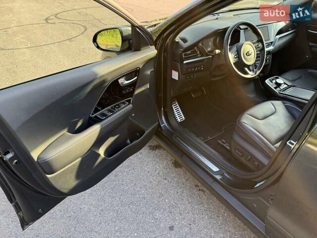 Серый Киа Niro, объемом двигателя 0 л и пробегом 57 тыс. км за 23299 $, фото 11 на Automoto.ua