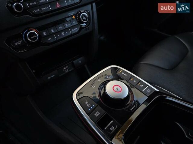Серый Киа Niro, объемом двигателя 0 л и пробегом 144 тыс. км за 17250 $, фото 25 на Automoto.ua
