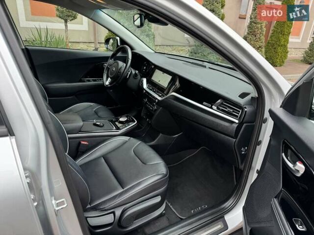 Сірий Кіа Niro, об'ємом двигуна 0 л та пробігом 118 тис. км за 19300 $, фото 108 на Automoto.ua