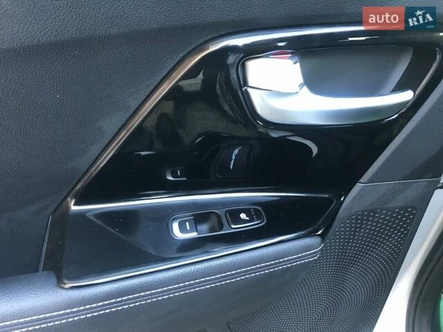 Серый Киа Niro, объемом двигателя 0 л и пробегом 90 тыс. км за 19900 $, фото 25 на Automoto.ua