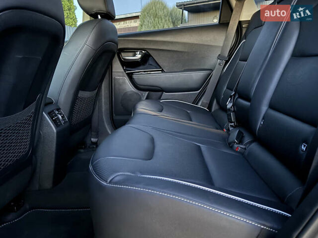 Серый Киа Niro, объемом двигателя 0 л и пробегом 112 тыс. км за 20300 $, фото 34 на Automoto.ua