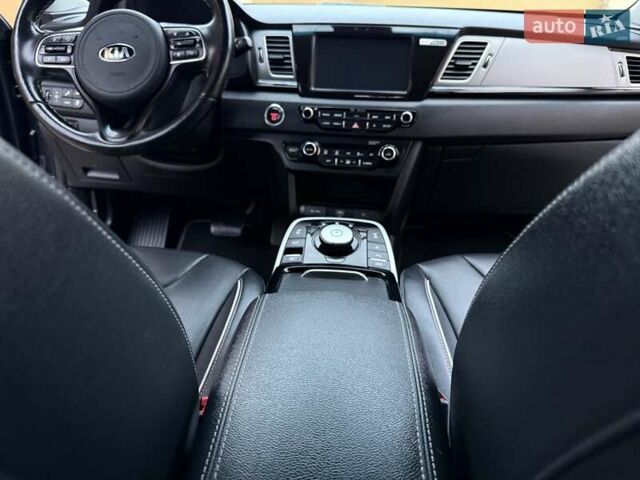 Киа Niro 2020 в Львове на Automoto.ua Серый Киа Niro, объемом двигателя 0 л и пробегом 136 тыс. км за 17950 $, фото 63 на Automoto.ua