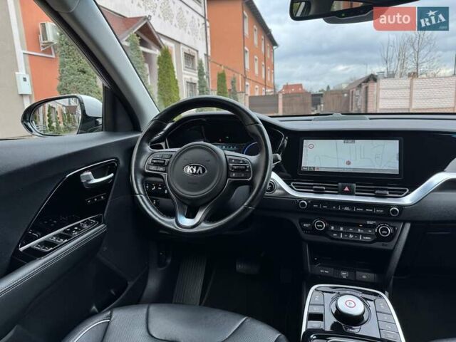 Сірий Кіа Niro, об'ємом двигуна 0 л та пробігом 118 тис. км за 19300 $, фото 79 на Automoto.ua